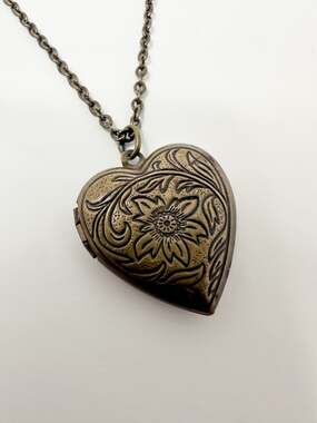 Samantha’s Heart Locket girl size Necklace dress Like Your Doll Pleasant Company